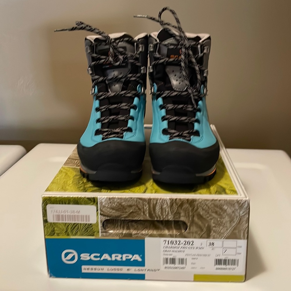 Scarpa charmoz pro gtx 38 EU. New. Never worn
